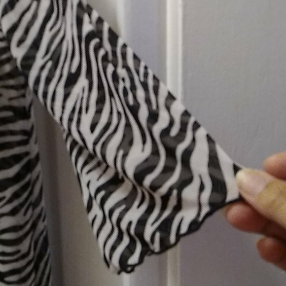 Nwt Black Zebra Coverup - Picture 3 of 6